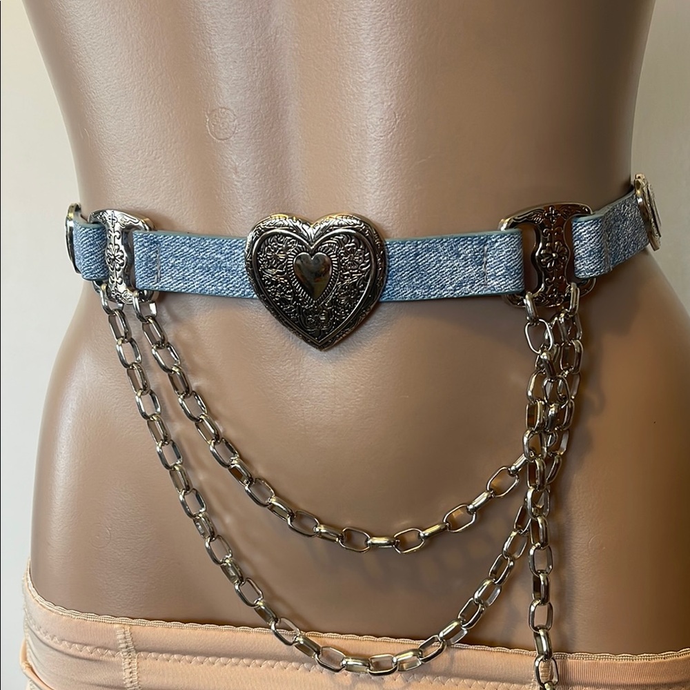 Heart Buckle Denim Style Chain Waist Belt - Silver Accent